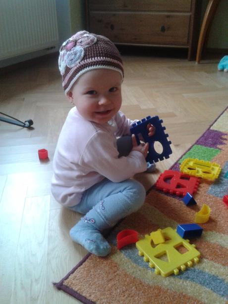 Čepice háčkovaná obvod 2x20 cm, výška 15 cm, 80