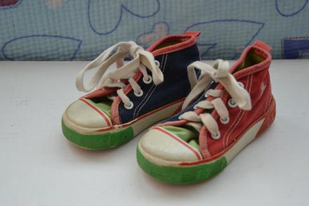 Červeno-zelené plátěnky, tenisky, 22