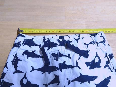 Kraťasy šortky bílé se žraloky, h&m,98