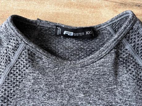 Šedý sportovní crop top, new yorker,xs