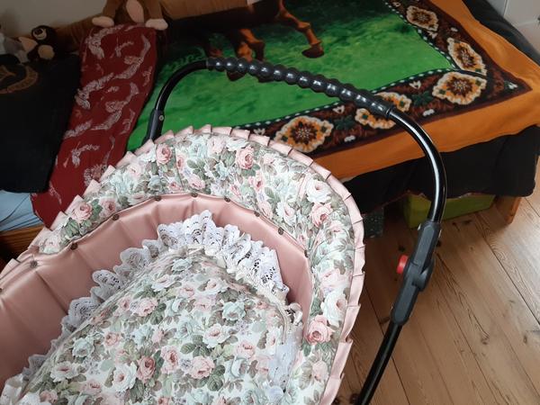 Hartan Xperia GTS ke krásnému, neskladnému retro hlubokému kočárku. Vybrala jsem dobře?