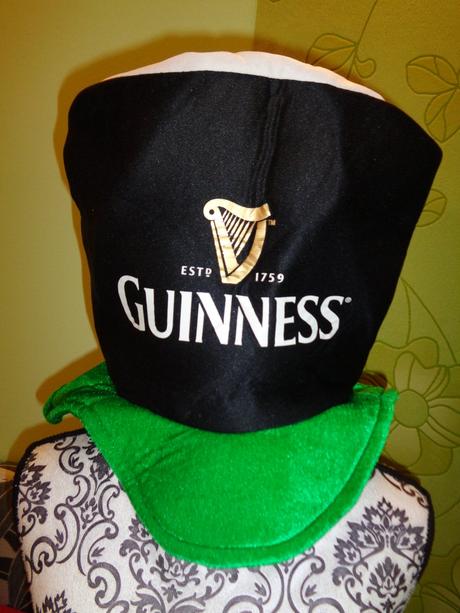 Karneval-super vysoká čepice guinness-obvod 58 cm,