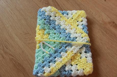 Handmade háčkovaný obal na knihu,