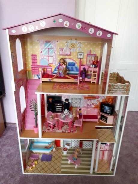 Dřevěný domeček pro panenky s vybavením -116x75cm,