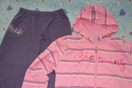 Růžovofialová tepláková souprava s flitry, 140