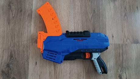 Nerf rukkus zbraň - hračka.,