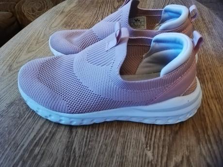 Tenisky dívčí, vel. 36, zn. vty., victory,36