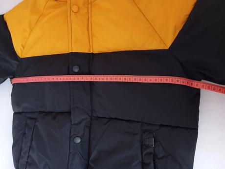 Zimní bunda s kapucí, sinsay,140