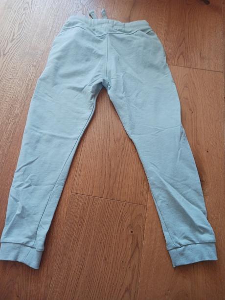 Tepláčky č.134, 134