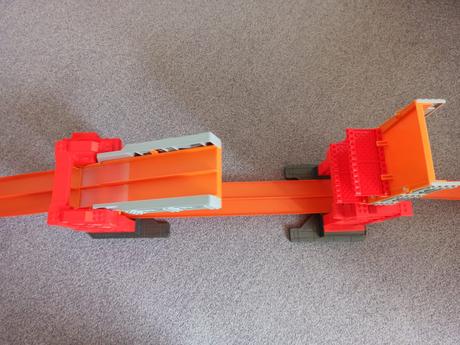 Hot wheels track builder padací most, 