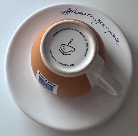 Starý hrnek s podšálkem na kafe lungo, 