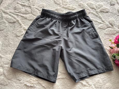Kraťasy funkční šedé - v.cca 7/8 let, under armour,128