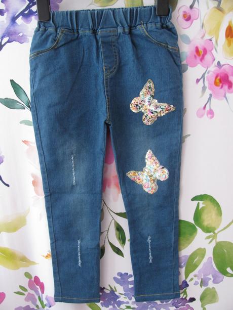 Elastické džíny s flitrovými motýlky, 122