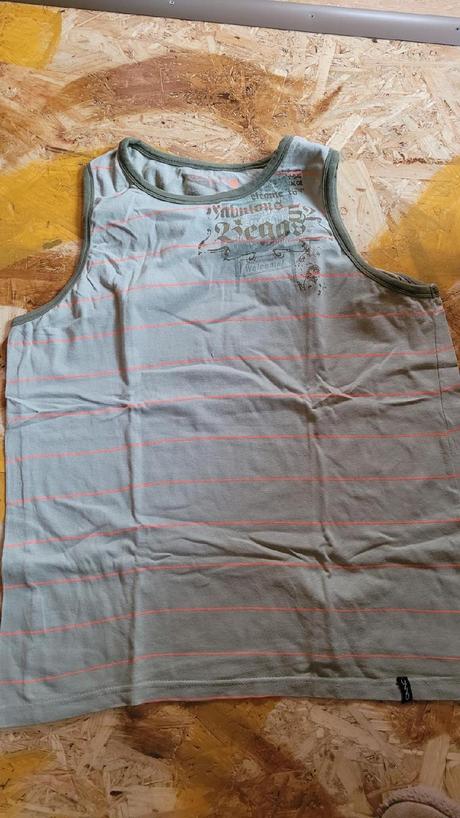 Tričko, tílko a kraťasy, l