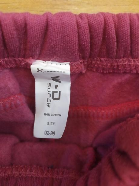 Fialové tepláky, 98