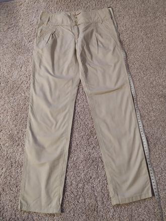 Béžové kalhoty, 146