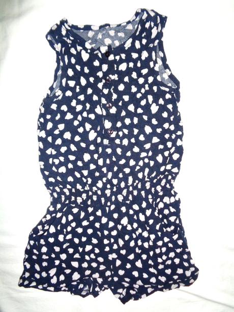 Příjemný modrý letní overal s bílými srdíčky, nutmeg,128