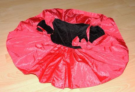 Černo-růžové šaty i pro kočičku, 92