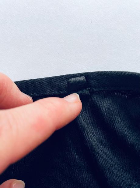 An 12/ kostým dámský - v.s (xs ), 