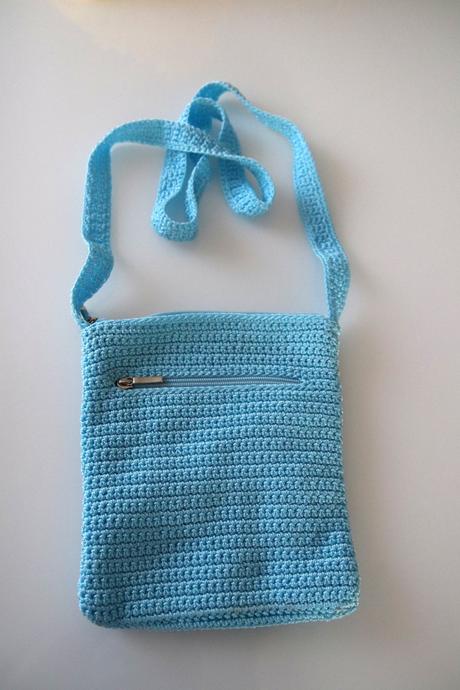 Dívčí háčkovaná kabelka, 