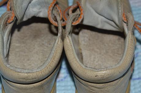 Béžové kotníčkové boty s autíčkem, zn. jd mod dep, 24