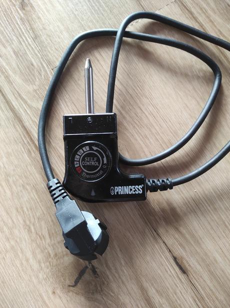 Multifunkční grilovací pánev, 