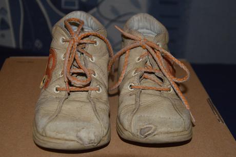 Béžové kotníčkové boty s autíčkem, zn. jd mod dep, 24