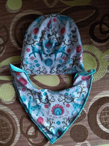 Čepice/nákrčník, 86