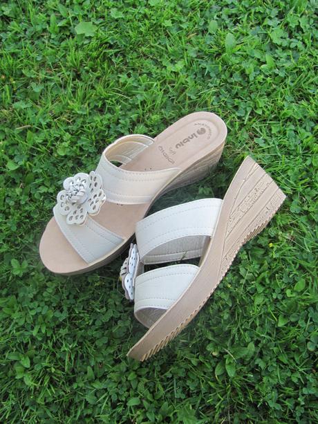 Béžové pantofle, 40