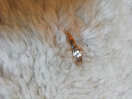 Stříbrný prsten s kamínkem,