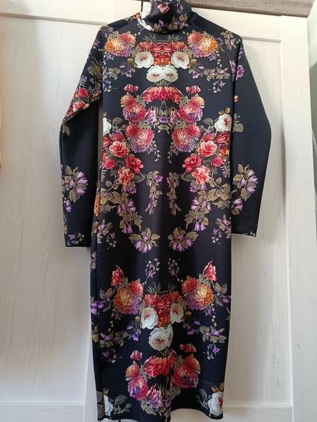 Květinkové šaty, zara,m