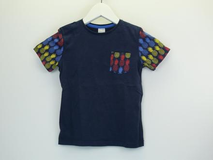 Tričko s ananasy, 110