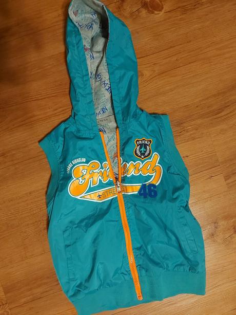 Vesta s kapucí, 128