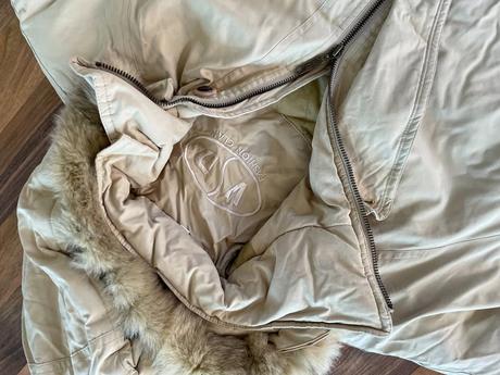 Nová zateplená béžová bunda s kožíškem, vel s i ví, s