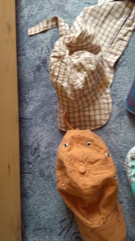 Letní a jarní čepice, 86–98