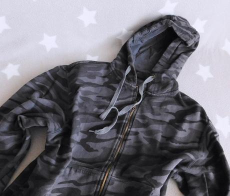 Maskáčová mikina foot locker vel.m/l, m