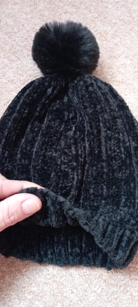 Černá čepice vel."110-128", 