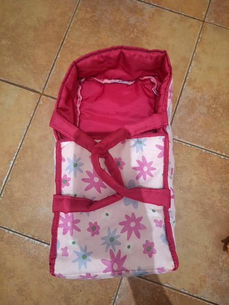 Dětský kočárek s panenkou, 