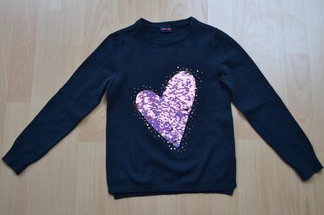 Svetřík s flitrovým srdíčkem, tcm,122