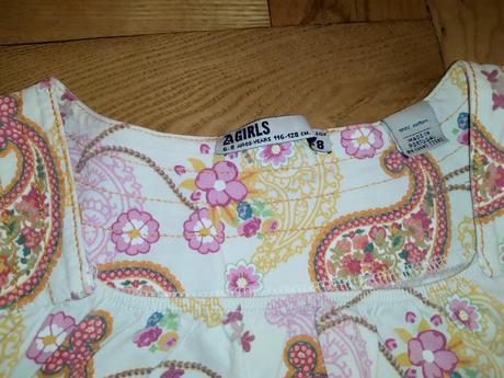 Květované tričko, 116