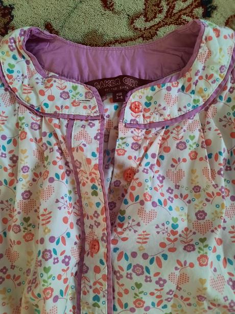 Květinkové šatičky s knoflíčky, 104