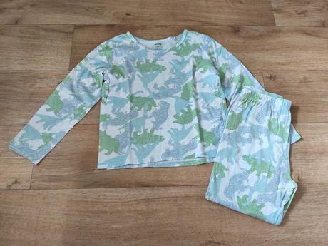 Pyžamo s dinosaury, sinsay,134