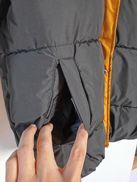 Zimní bunda s kapucí, sinsay,140