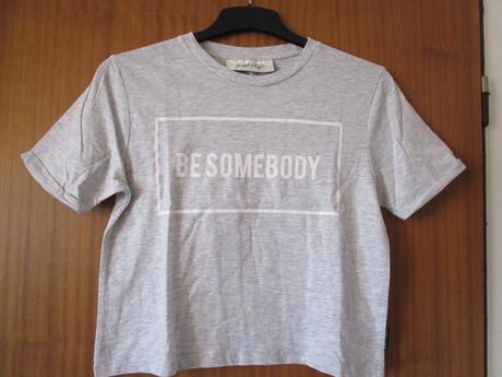 Pěkné sv. šedé bavl. tričko zn. kendall+kylie, xs