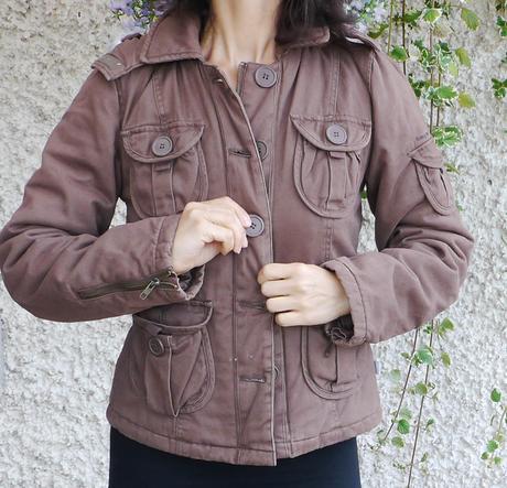 Hneda prosivana bavlnena bunda s kapucou, 34