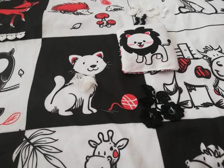 Hrací kontrastní deka,