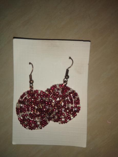 Korálkové náušnice, 