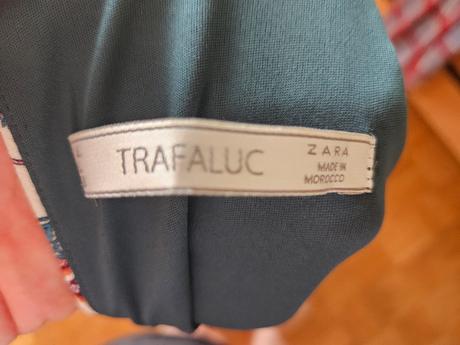 Letní šaty s výstřihem na zádech, zara,38