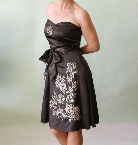 Hnědé korzetové šaty s výšivkou vero moda vel.s, vero moda,s