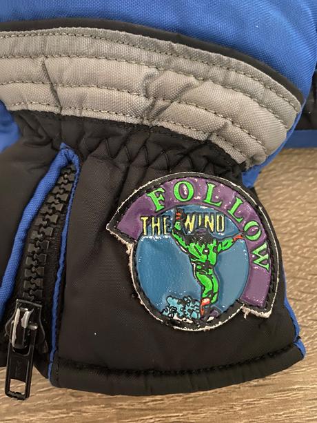 Zimní rukavice, 146